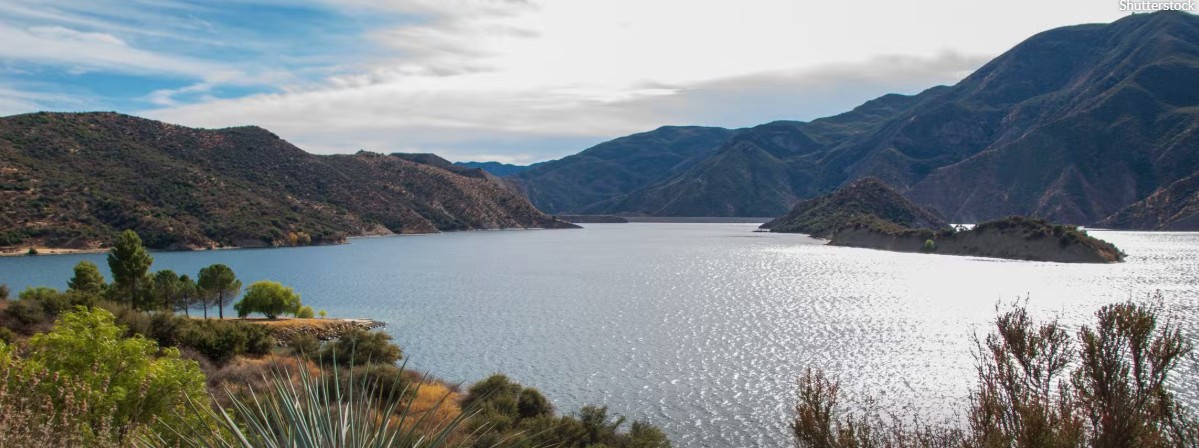 Pyramid Lake and surrounding hills